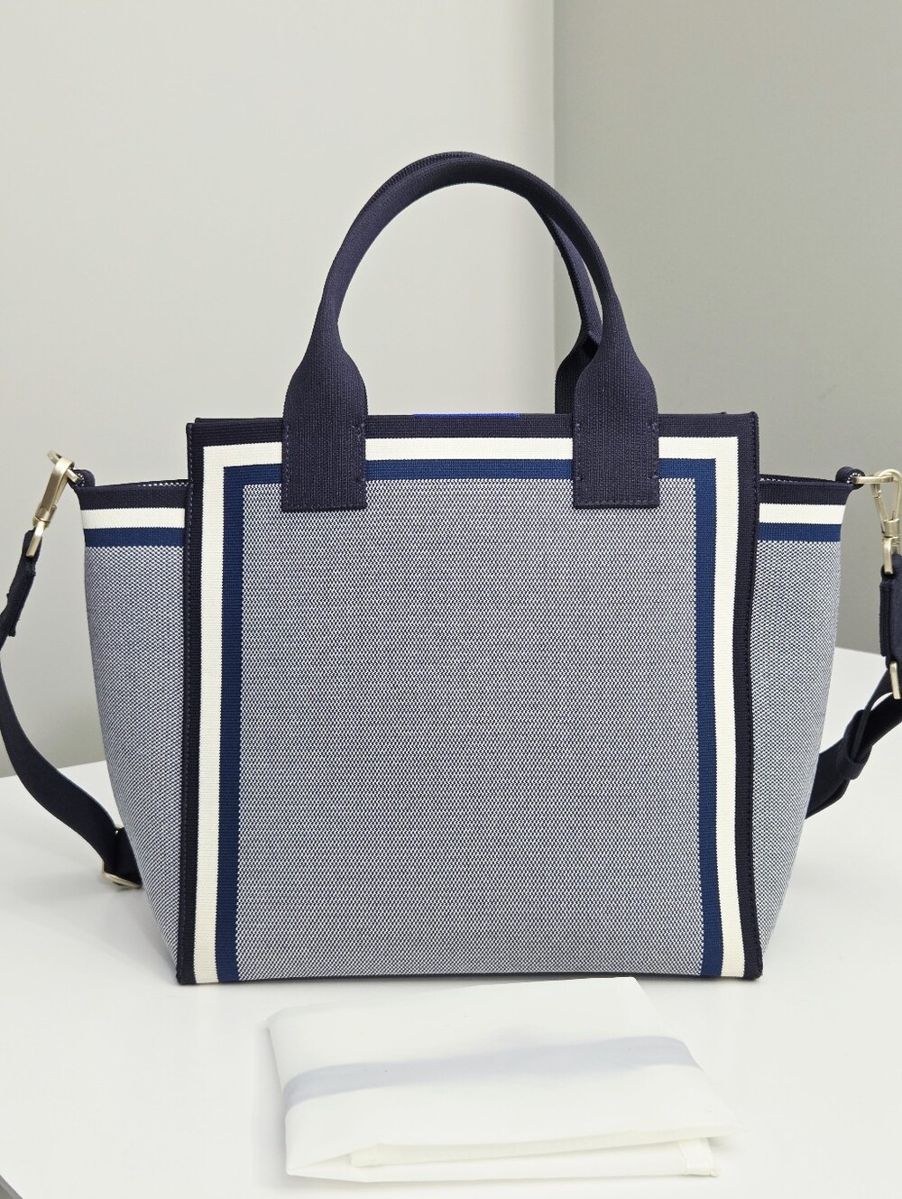 EXCELLENT RARE ROTHY'S THE HANDBAG - RIVER BLUE - Picture 4 of 10